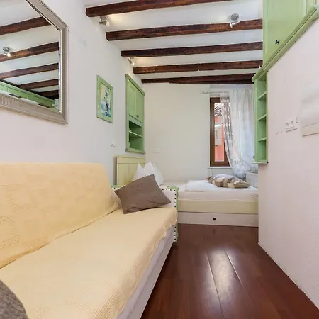Apartment Studio Iris *