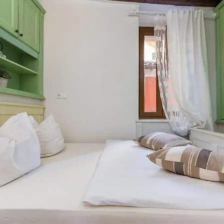 Studio Iris Apartment